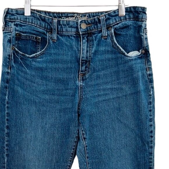 Universal Thread mid-rise Boyfriend jeans, raw edge hem, size 12/31. M - Picture 6 of 8